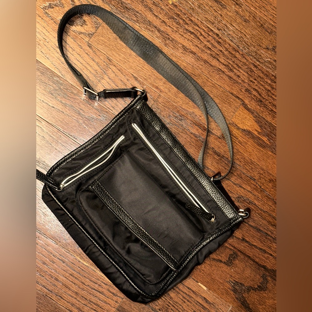 Tommy Bahama Black Nylon & Leather Crossbody Bag – Unisex Travel/Everyday bag